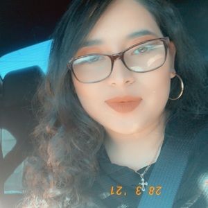 Meet your Posher, Anayely